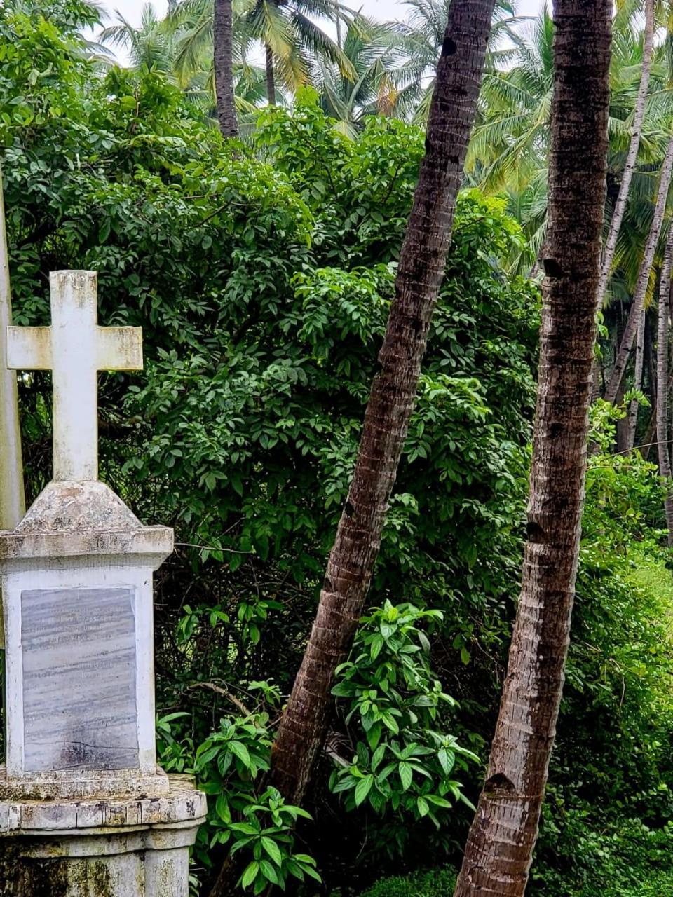 The Bungalow Bogmalo An 1880 Indo Portuguese Heritage Beach Villa South Goa מראה חיצוני תמונה